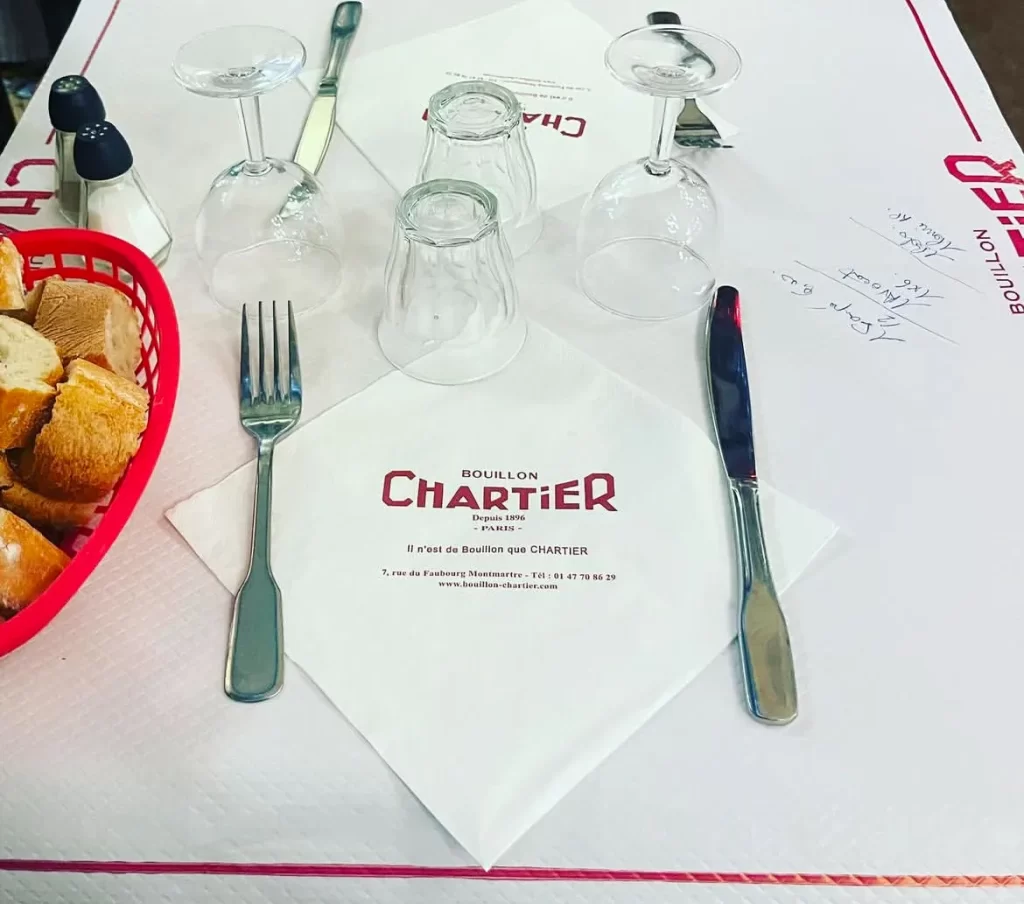 ブイヨンシャルティエ】 老舗のフランス大衆食堂