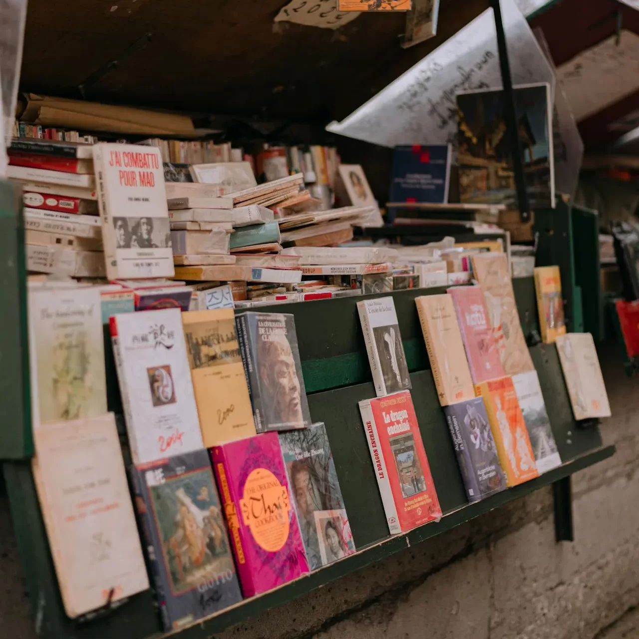 ブキニスト】 パリのセーヌ川沿いの古本市・徹底解説・2025年