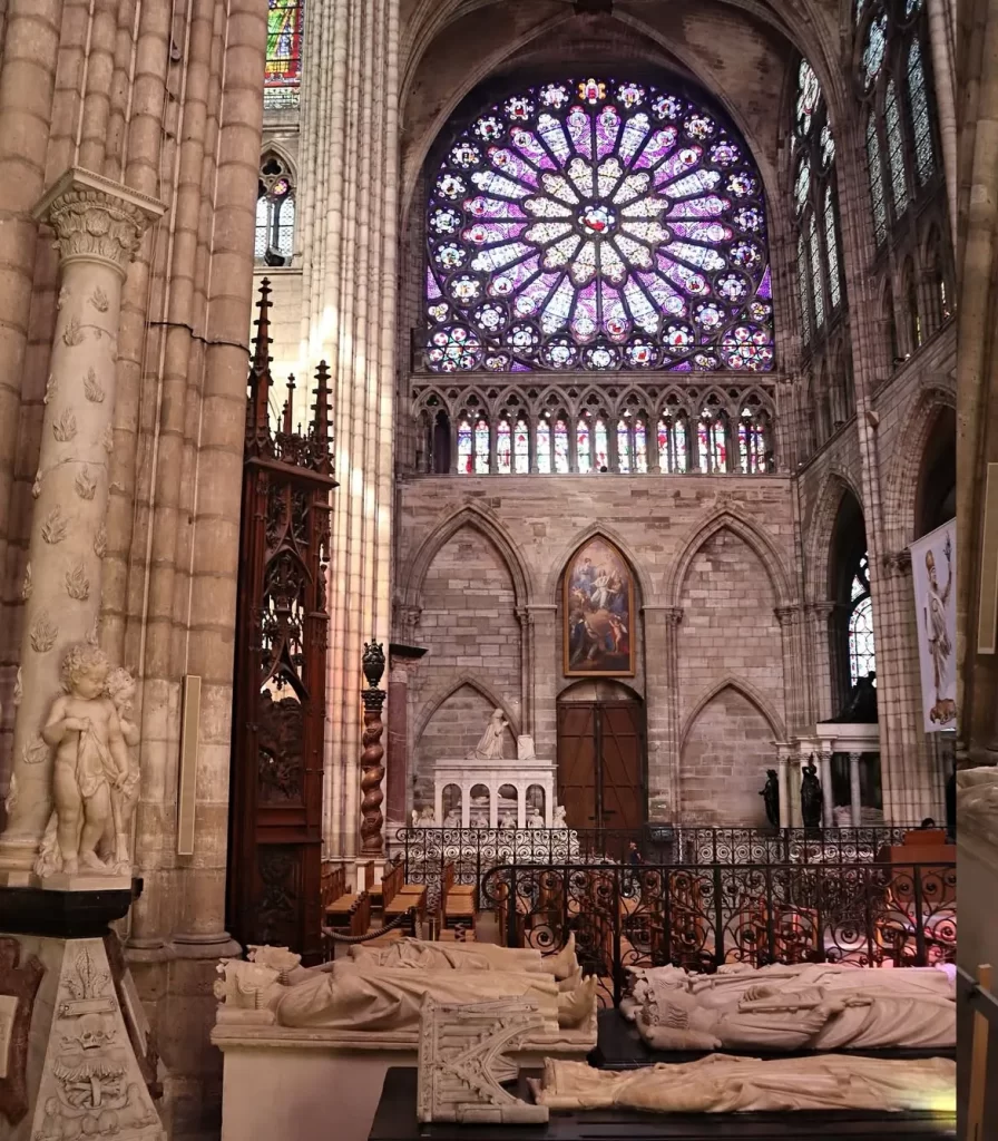 サンドニ大聖堂：フランス歴代王が眠る｜ご紹介